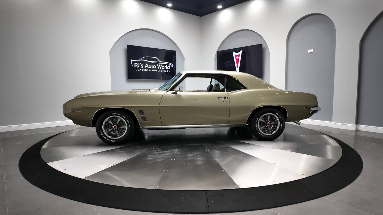 1969 Pontiac Firebird 2