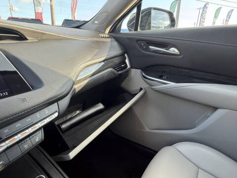 2021 Cadillac XT4 Premium Luxury