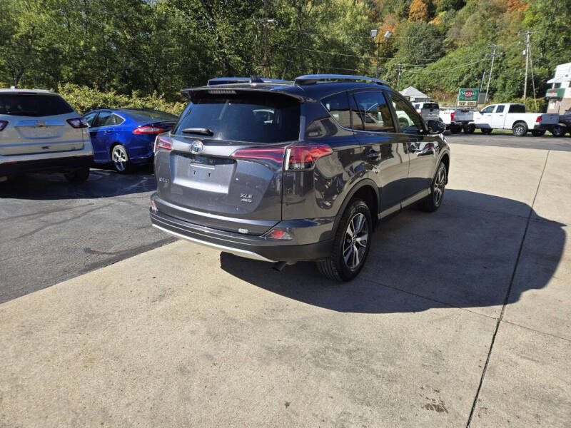 2016 Toyota RAV4 XLE photo 8