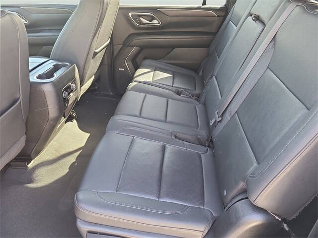 2023 Chevrolet Suburban LT