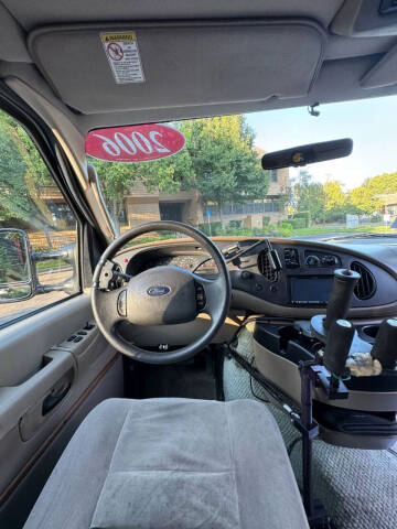 2006 Ford E-Series E-350 SD