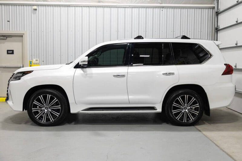 2021 Lexus LX 570 Three-Row