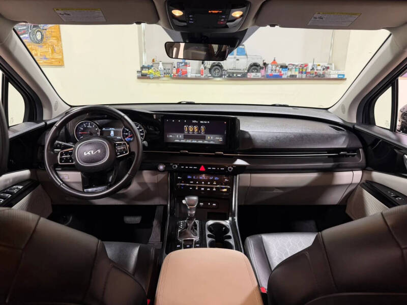 2023 Kia Carnival EX