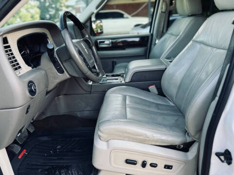 2016 Lincoln Navigator Select