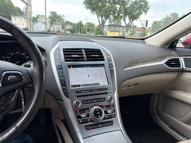 2017 Lincoln MKZ Select