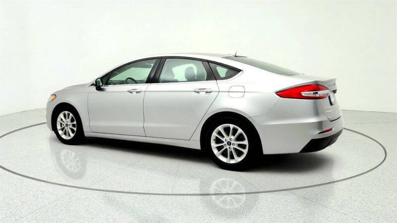 2020 Ford Fusion SE
