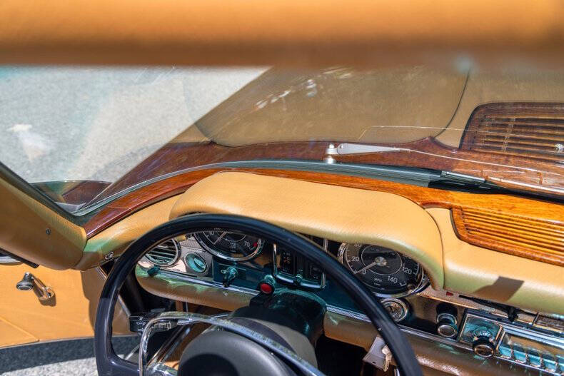 1969 Mercedes-Benz 280-Class