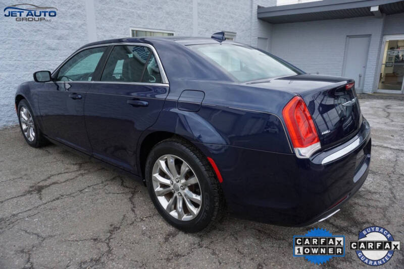 2015 Chrysler 300 Limited