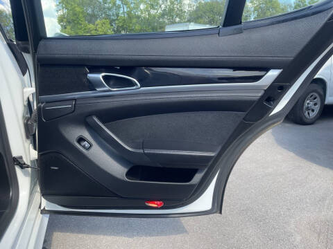 2016 Porsche Panamera