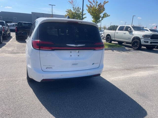 2025 Chrysler Pacifica Plug-In Hybrid