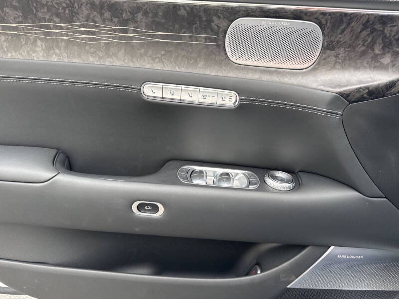 2025 Genesis G90 3.5T e-Supercharger