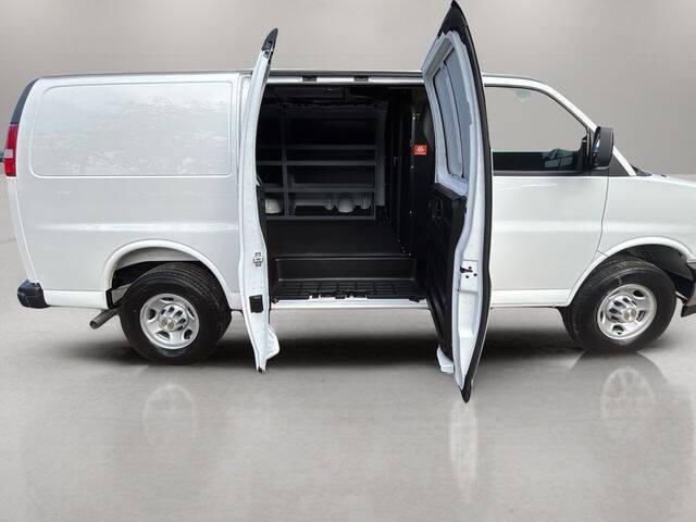2025 Chevrolet Express 2500