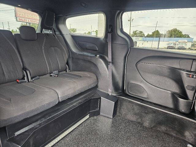 2024 Chrysler Pacifica Touring