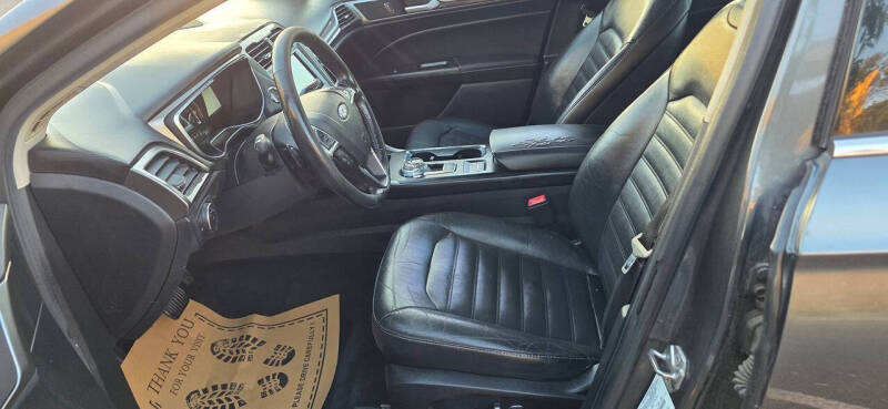 2017 Ford Fusion SE