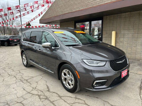 2022 Chrysler Pacifica for sale at West College Auto Sales in Menasha WI