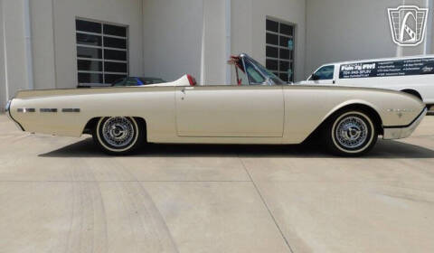 1962 Ford Thunderbird