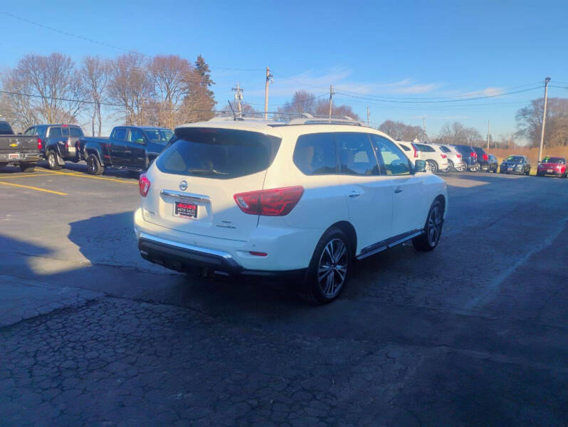 2017 Nissan Pathfinder Platinum