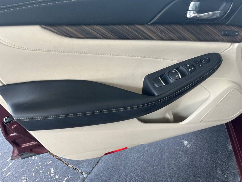 2017 Nissan Maxima Platinum