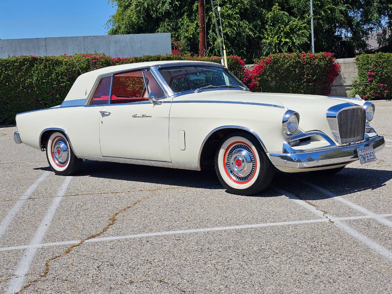 1962 Studebaker Golden Hawk 1