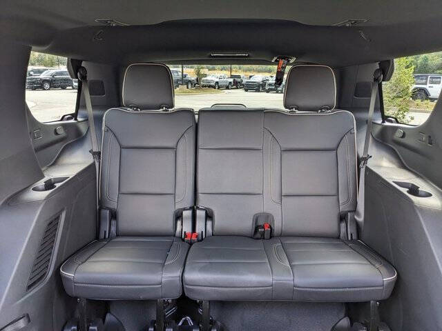 2025 GMC Yukon Elevation