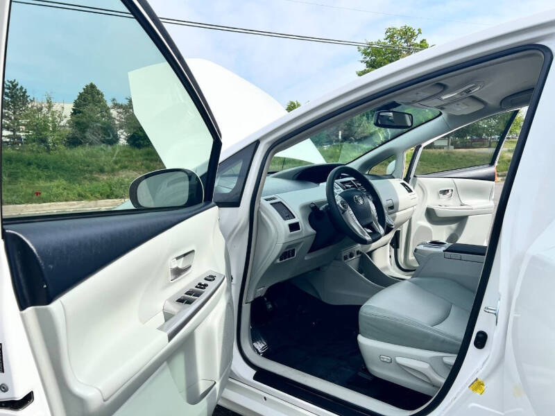 2012 Toyota Prius v Five