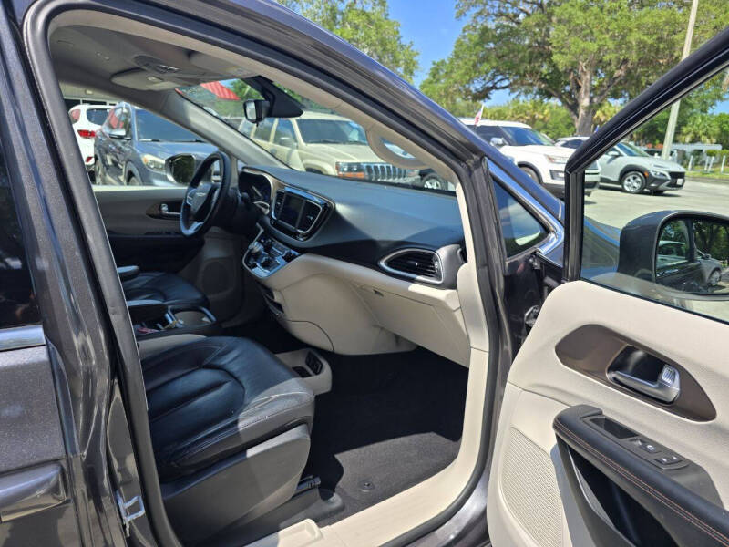 2018 Chrysler Pacifica Touring L