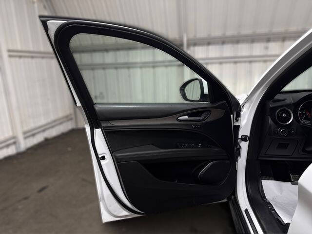 2022 Alfa Romeo Stelvio Ti