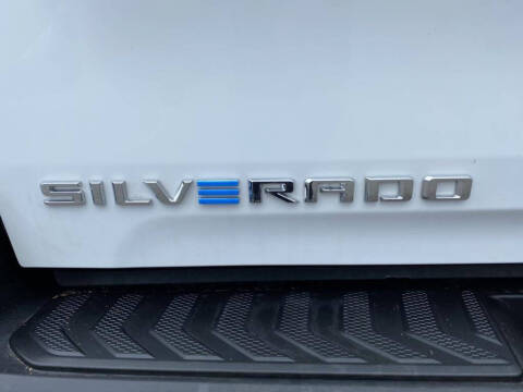 2025 Chevrolet Silverado EV LT