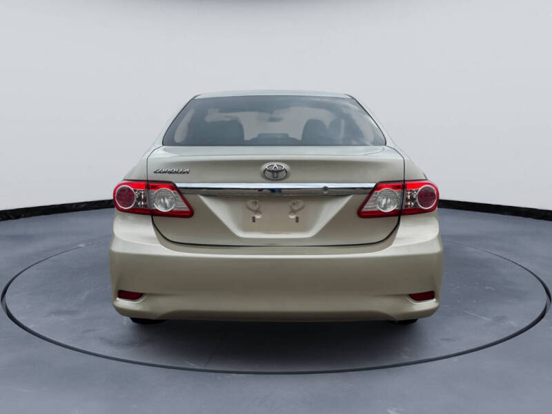 2013 Toyota Corolla LE