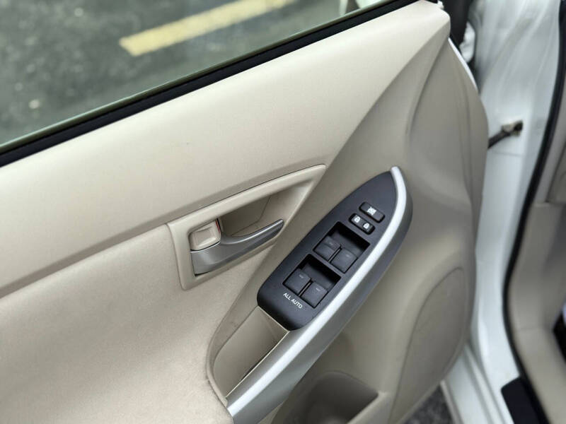 2014 Toyota Prius Three