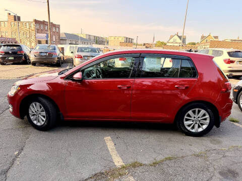 2016 Volkswagen Golf TSI S
