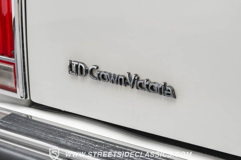 1990 Ford LTD Crown Victoria