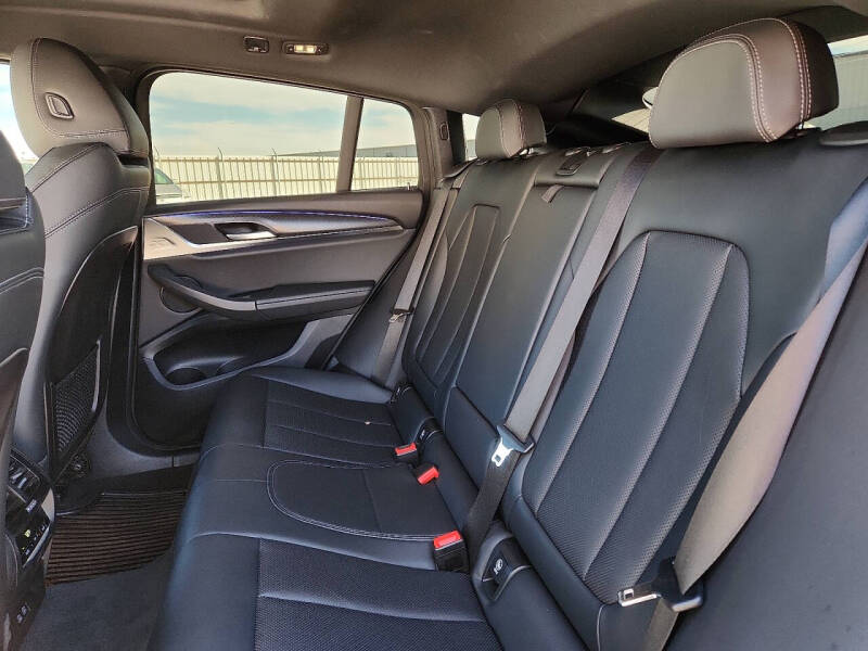 2023 BMW X4 xDrive30i