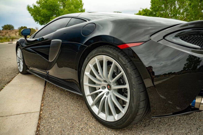 2017 McLaren 570GT
