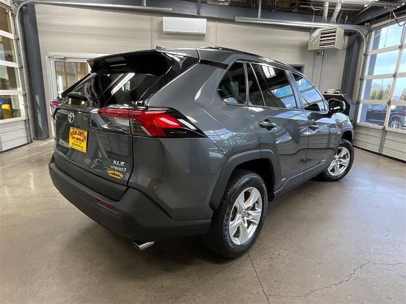 2021 Toyota RAV4 Hybrid XLE