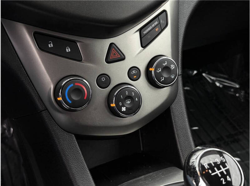 2014 Chevrolet Sonic LT Manual