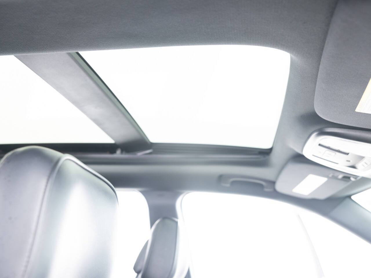 Used Car 2014 Jeep Grand Cherokee  Overland 4x4 4dr Suv For Sale Under $15,000 In Coal City, Illinois