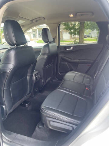 2020 Ford Escape Titanium