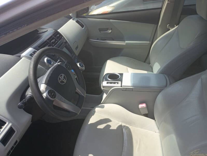 2012 Toyota Prius v Five