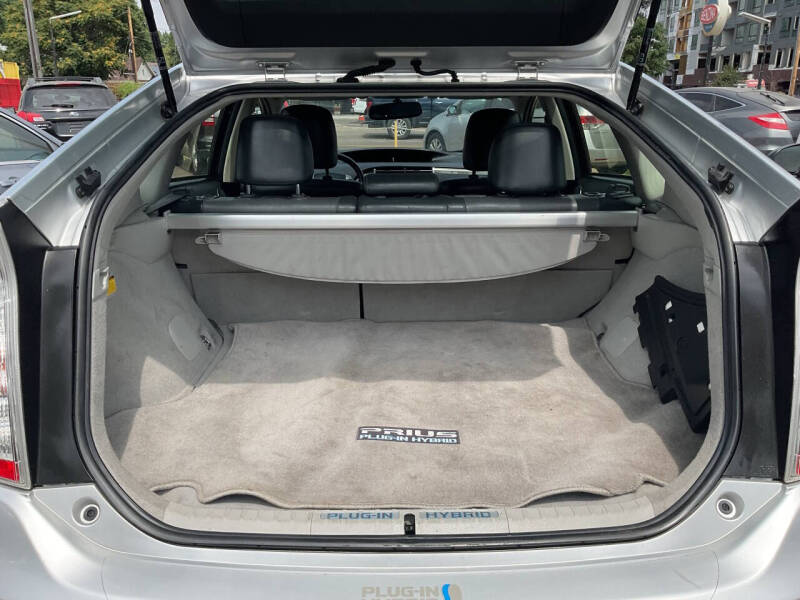 2015 Toyota Prius Plug-in Hybrid Advanced