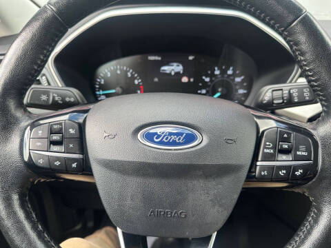 2021 Ford Escape SEL