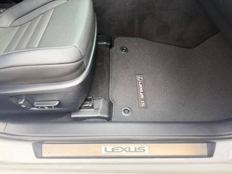 2017 Lexus IS 200t