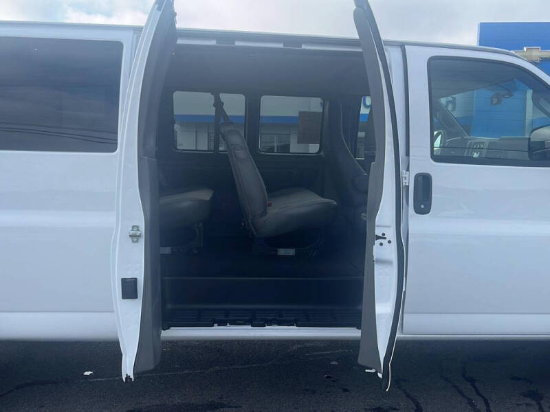 2024 Chevrolet Express LS 3500