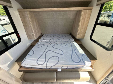 2022 Winnebago Micro Minnie FLX