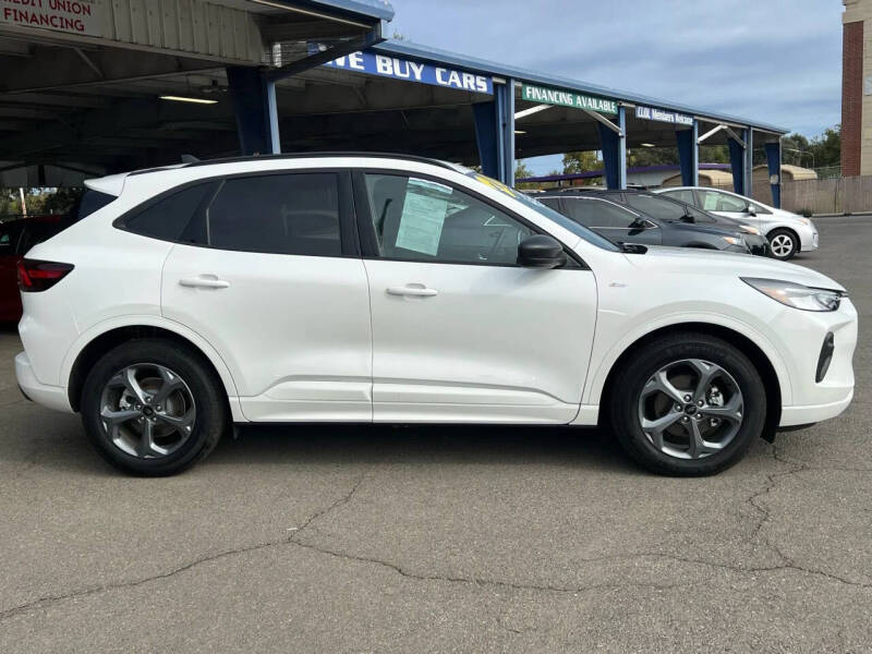 2024 Ford Escape Hybrid ST-Line