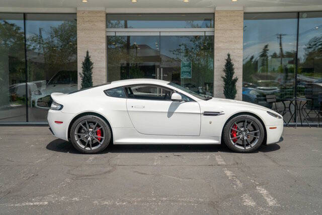 2015 Aston Martin V8 Vantage 44