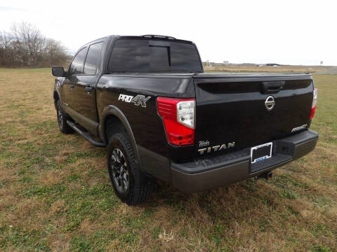 2017 Nissan Titan