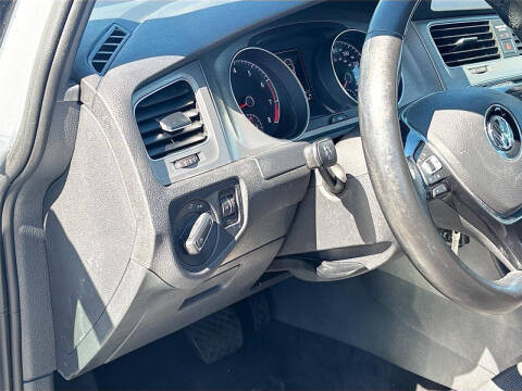 2016 Volkswagen Golf