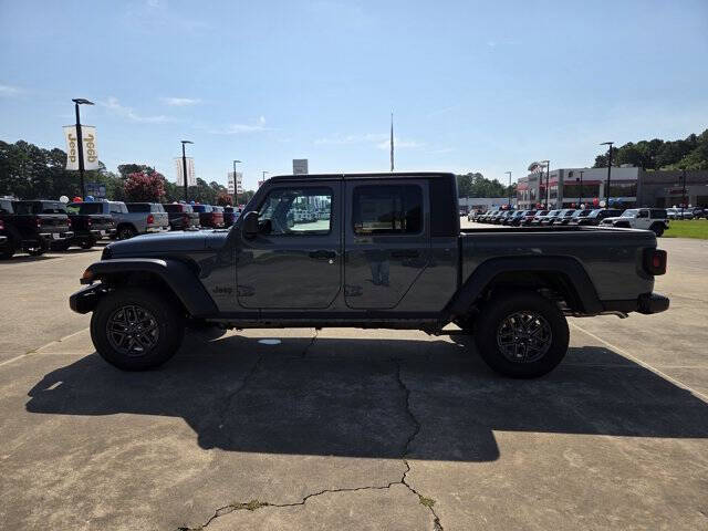 2025 Jeep Gladiator Sport S
