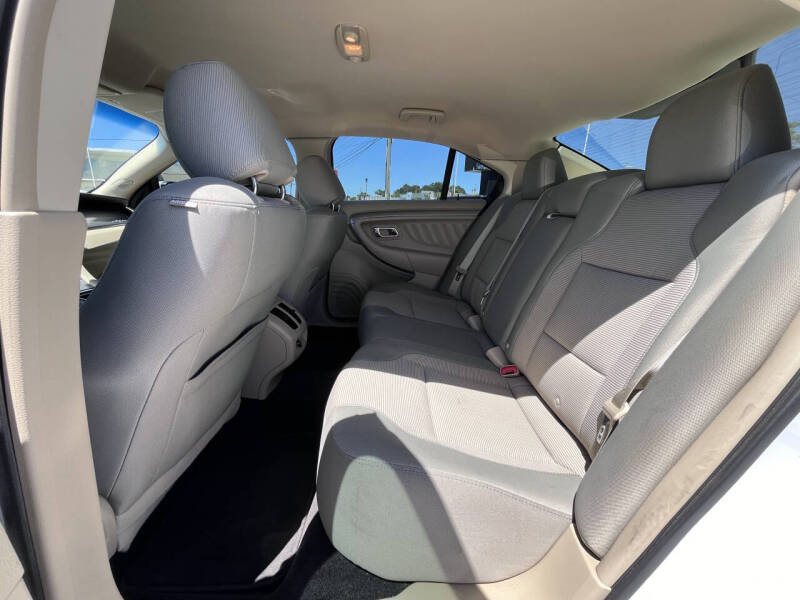 2018 Ford Taurus SEL